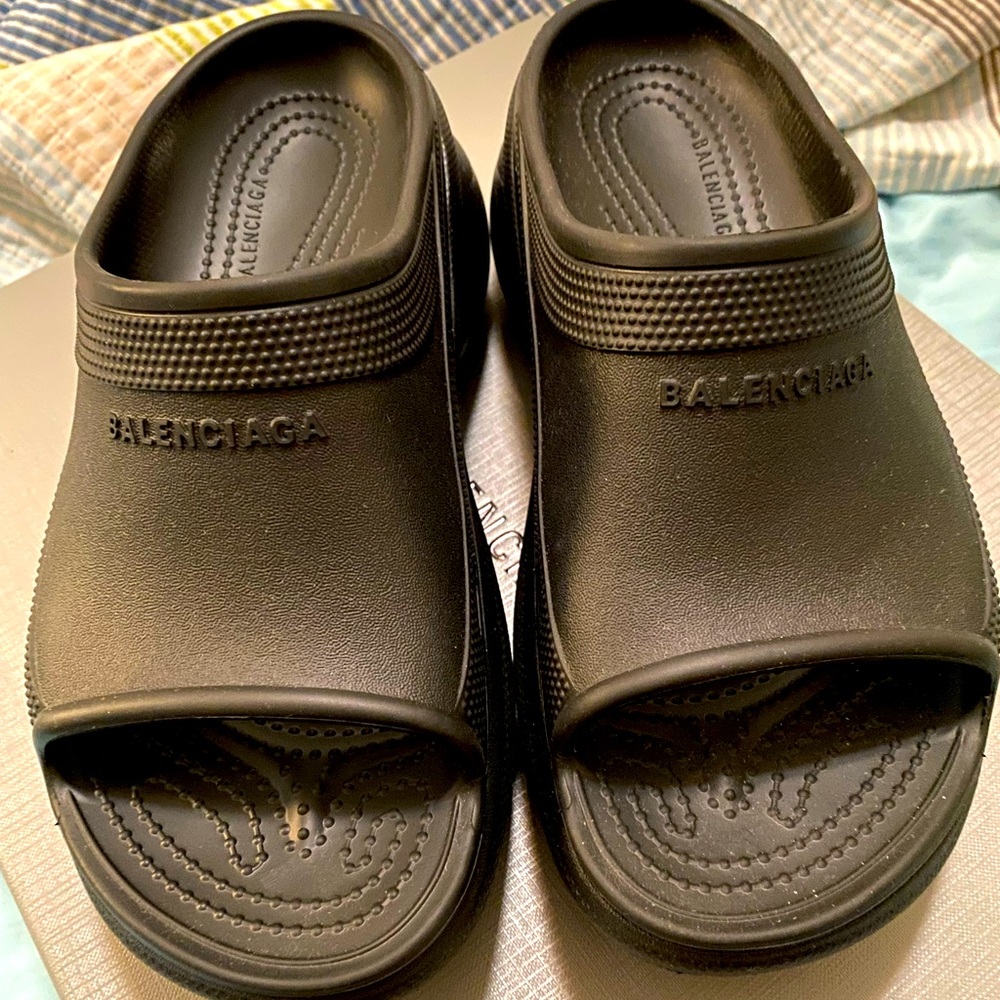 SOLD Balenciaga Pool Crocs like new black 36